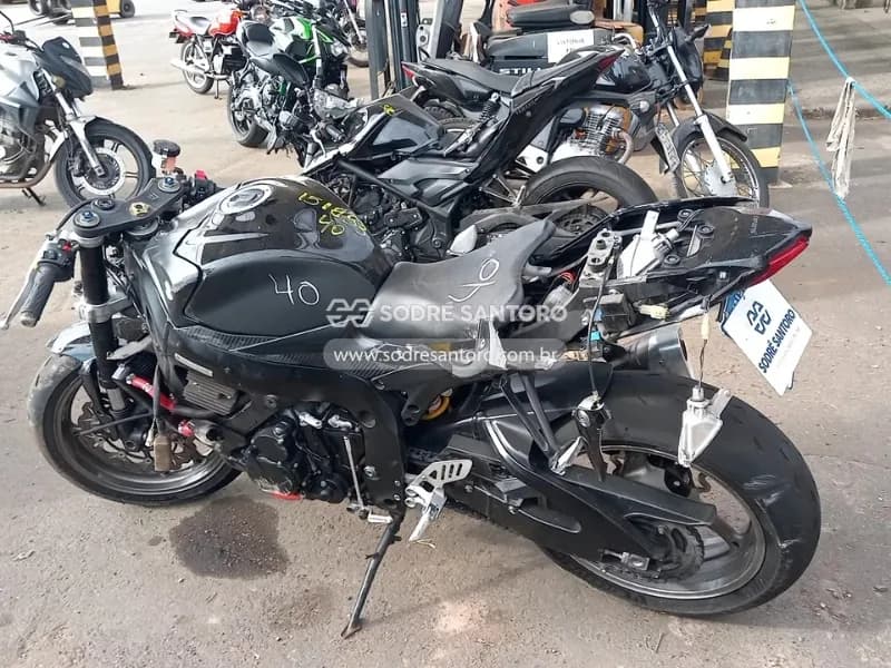 SUZUKI GSX-R GIXXER/SRAD 2011