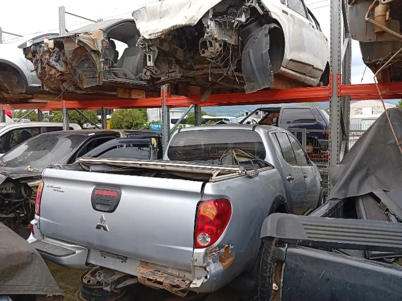 MITSUBISHI L200 TRITON 2016