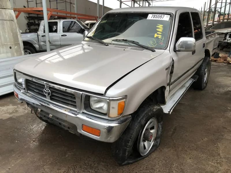 TOYOTA HILUX 2001
