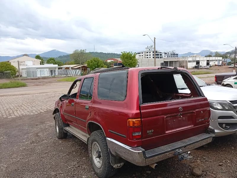 TOYOTA HILUX SW4 1993