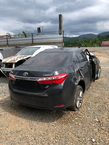 TOYOTA COROLLA 2017 — foto 1