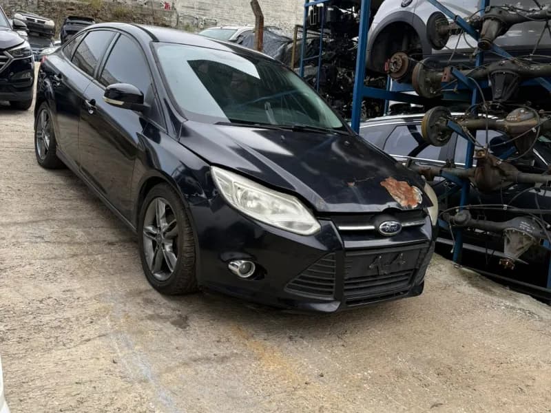FORD FOCUS SEDAN 2015