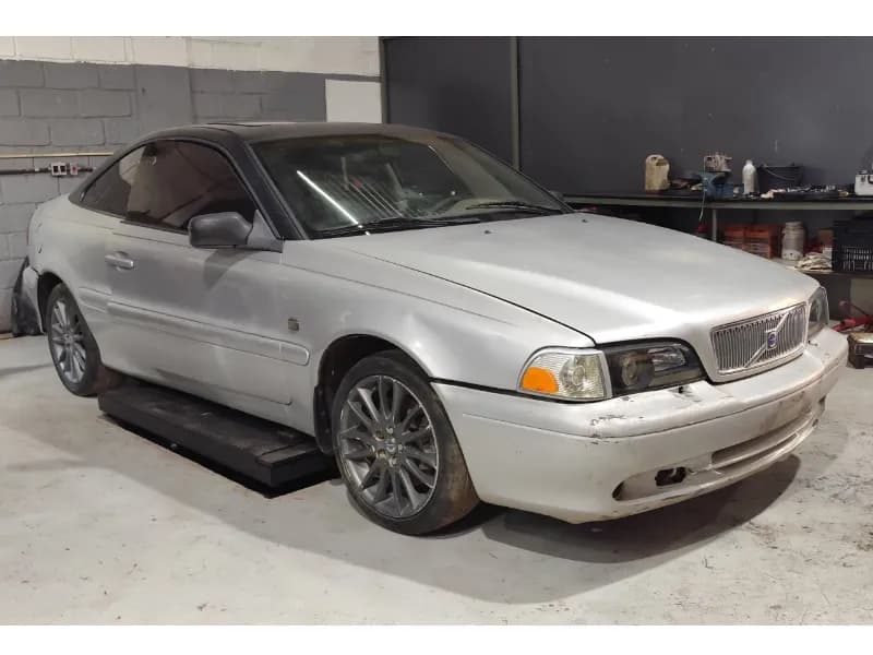VOLVO C70 2001