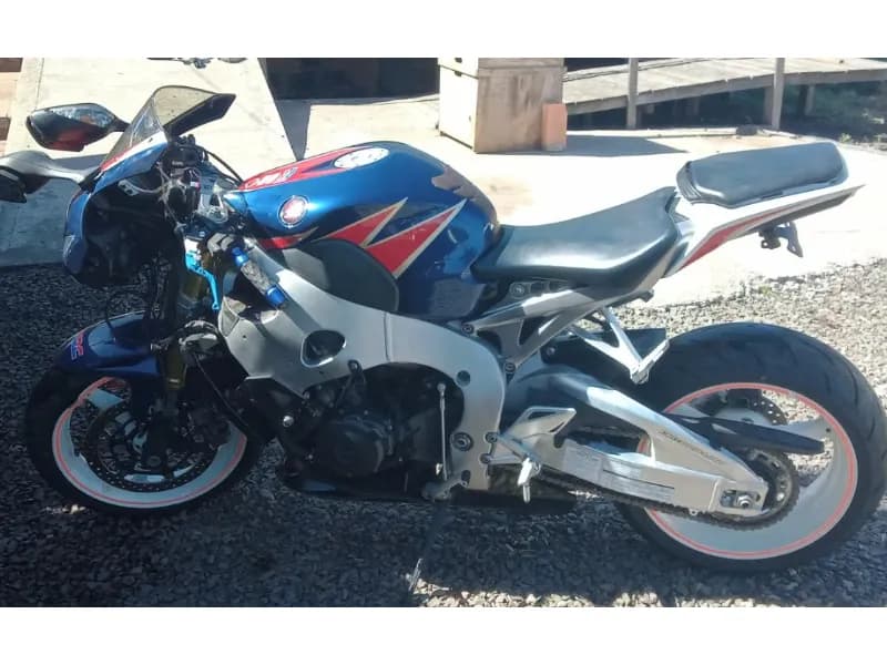 HONDA FIREBLADE CBR 2011