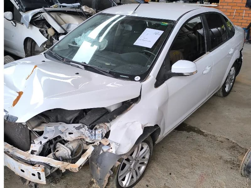 FORD FOCUS SEDAN 2012