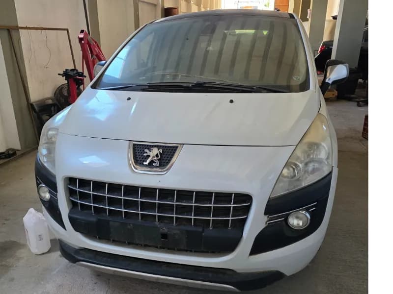 PEUGEOT 3008 2012