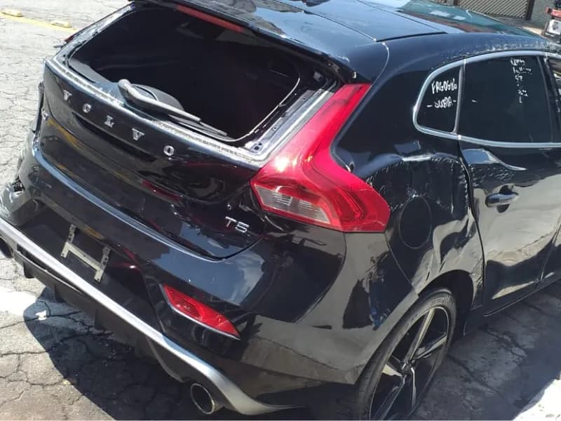 VOLVO V40 2015