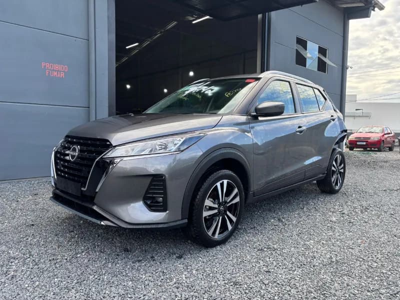 NISSAN KICKS 2025