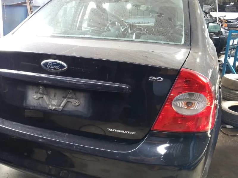 FORD FOCUS SEDAN 2010