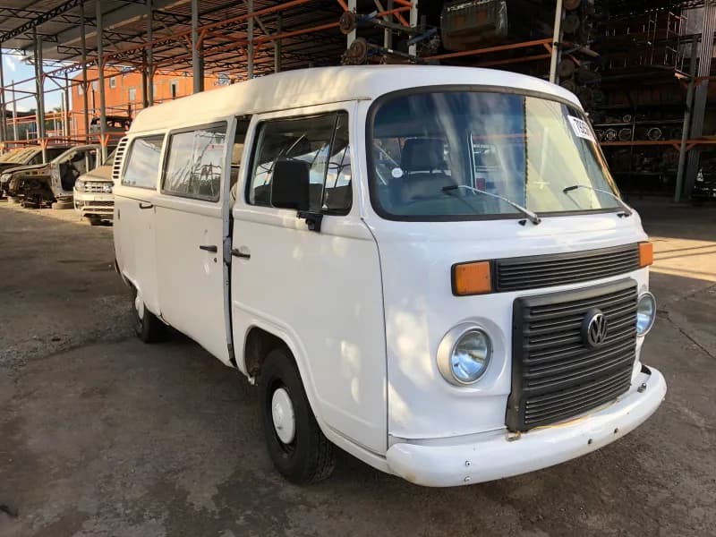VOLKSWAGEN KOMBI 2011