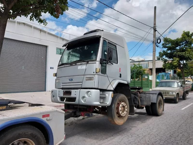 FORD CARGO 2004