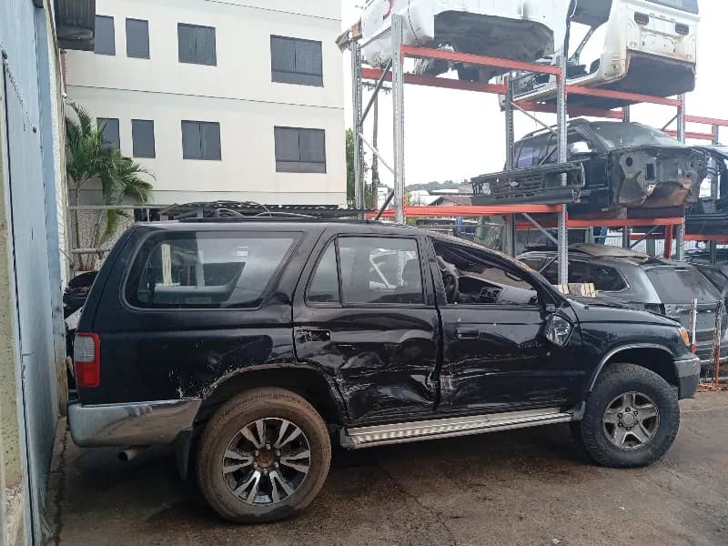 TOYOTA HILUX SW4 2000