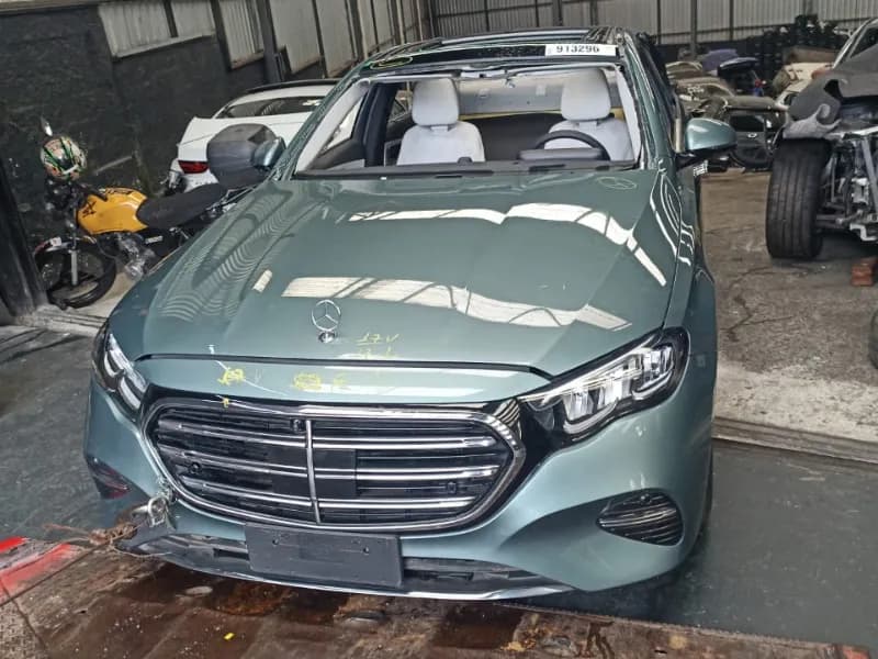 MERCEDES-BENZ E300 2024