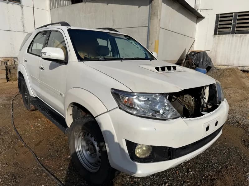 TOYOTA HILUX SW4 2014
