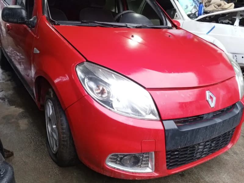 RENAULT SANDERO 2010 — foto 1