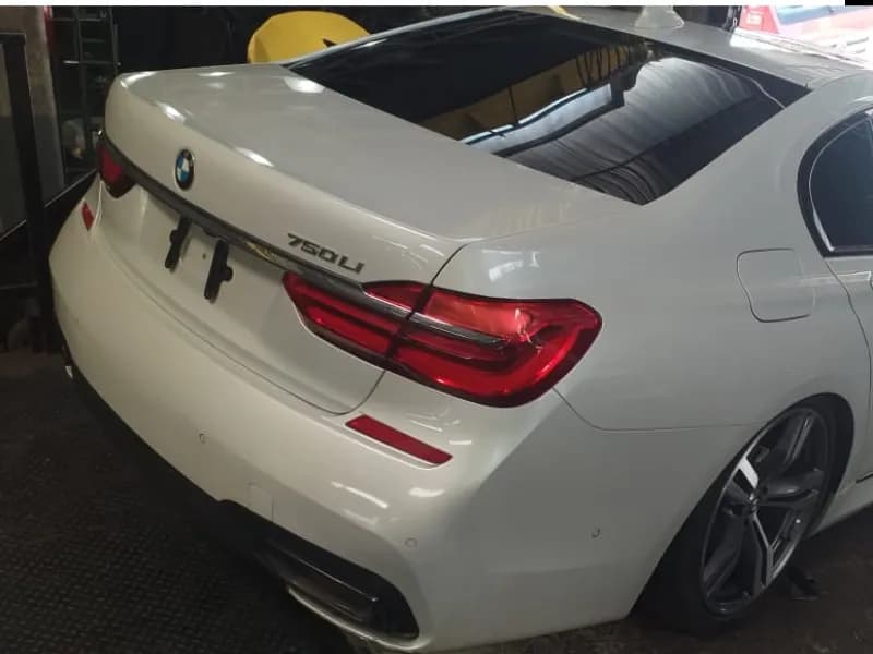 BMW 750 2020
