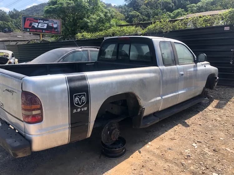 DODGE DAKOTA