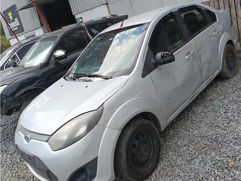 FORD FIESTA SEDAN 2013