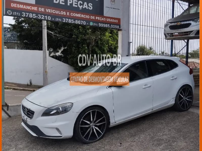VOLVO V40 2015 — foto 1