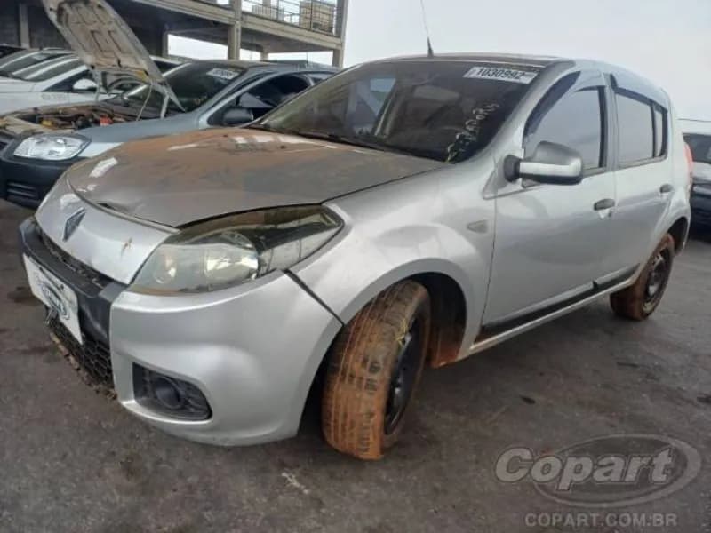 RENAULT SANDERO 2011