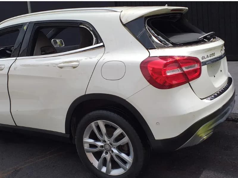 MERCEDES-BENZ GLA-200 2017
