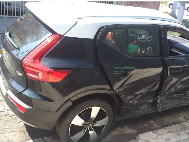 VOLVO XC40 2020