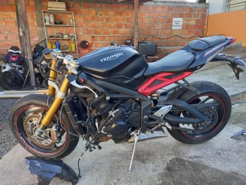 TRIUMPH DAYTONA 2016