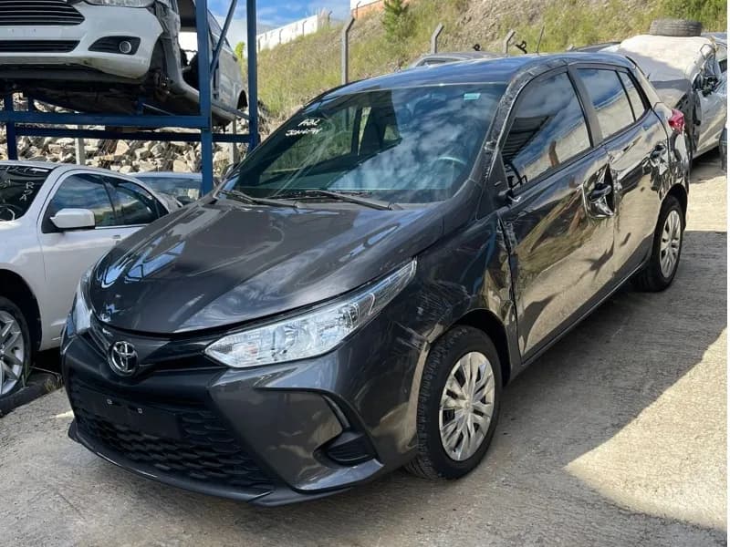 TOYOTA YARIS 2024