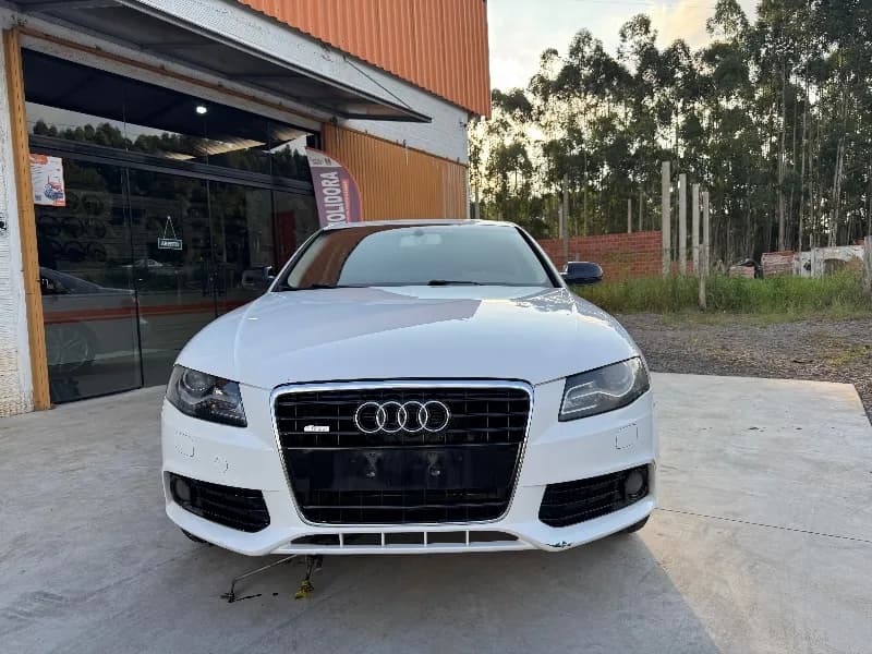 AUDI A4 SEDAN 2010
