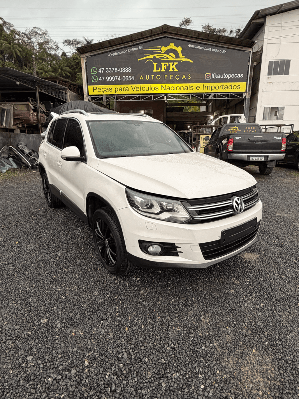 VOLKSWAGEN TIGUAN