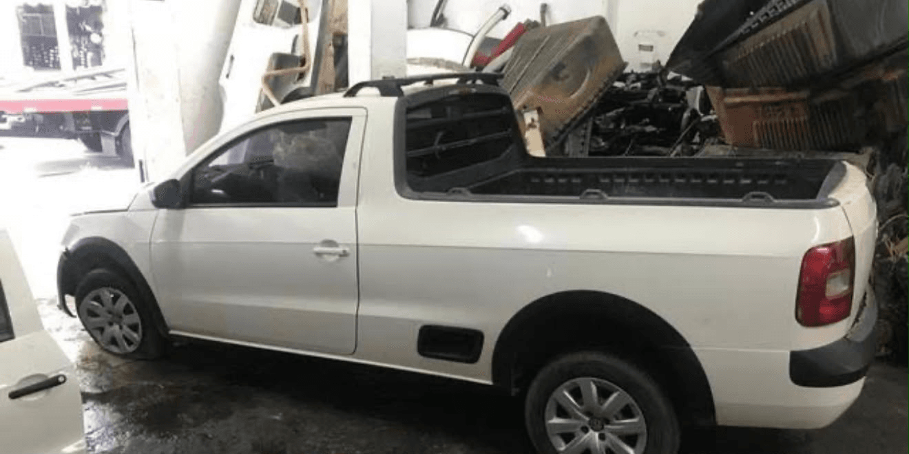 VOLKSWAGEN SAVEIRO 2013