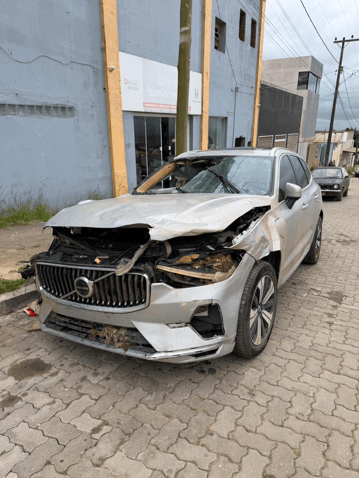 VOLVO XC60 2023