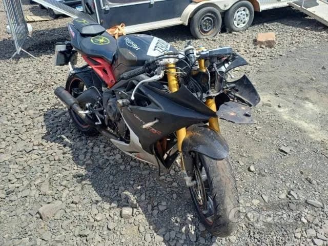 TRIUMPH DAYTONA 2016