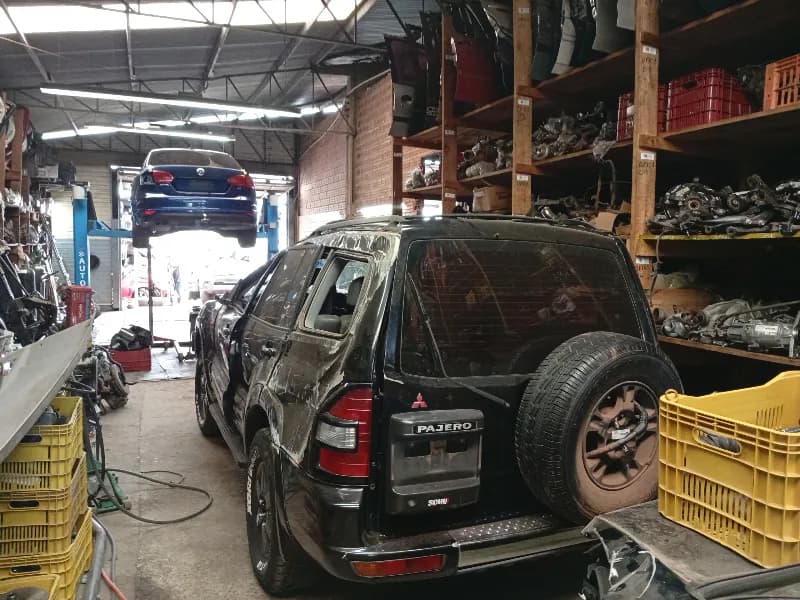 MITSUBISHI PAJERO FULL 2000